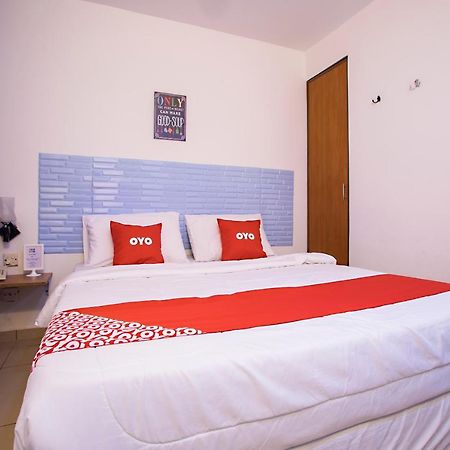 Oyo 43963 T Signature Hotel Petaling Jaya Dış mekan fotoğraf