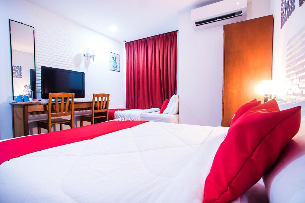 Oyo 43963 T Signature Hotel Petaling Jaya Dış mekan fotoğraf