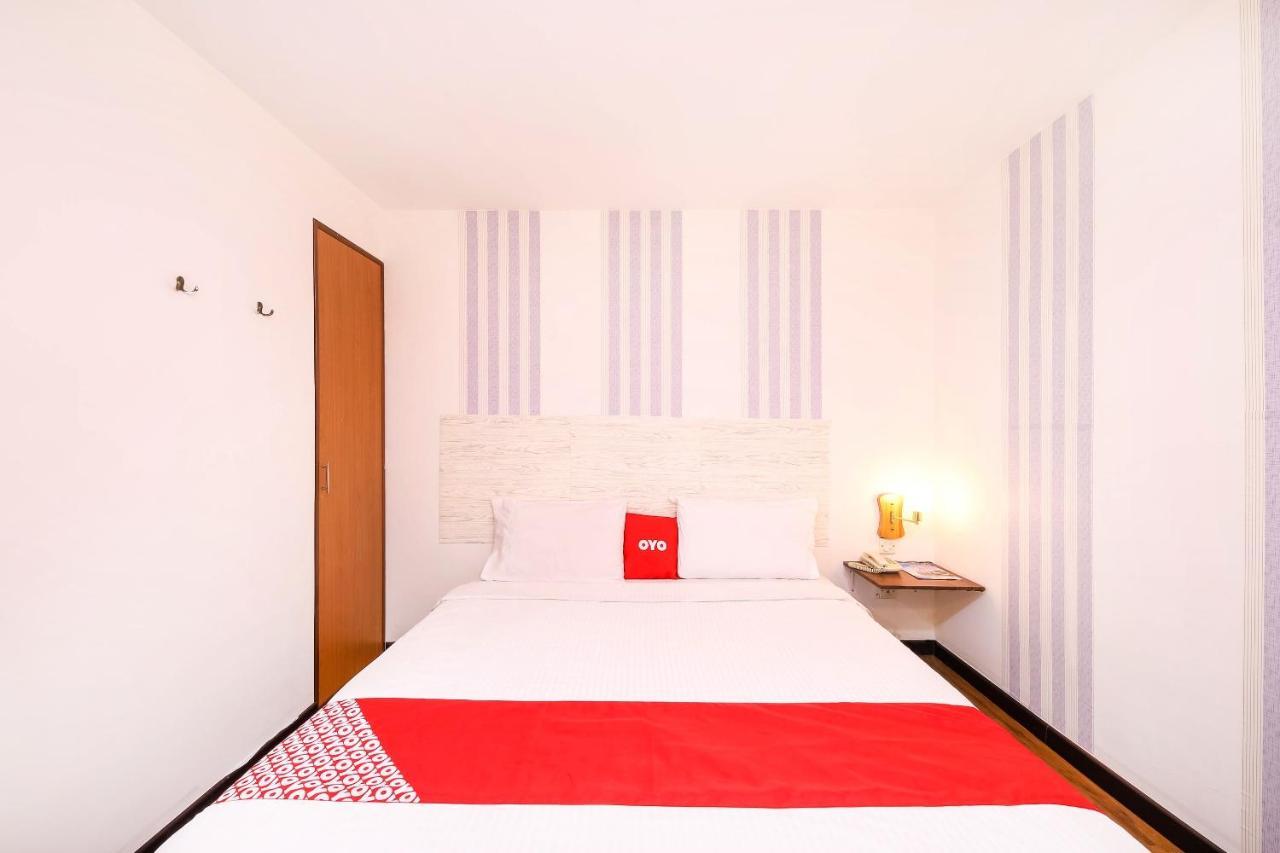 Oyo 43963 T Signature Hotel Petaling Jaya Dış mekan fotoğraf