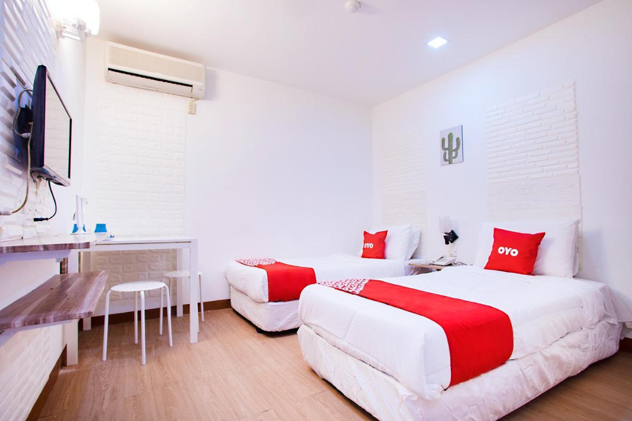 Oyo 43963 T Signature Hotel Petaling Jaya Dış mekan fotoğraf