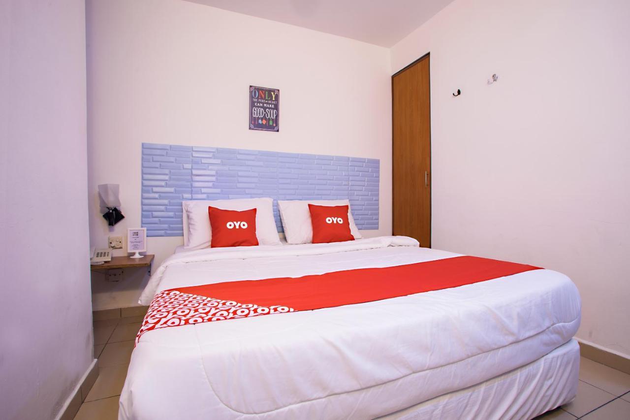 Oyo 43963 T Signature Hotel Petaling Jaya Dış mekan fotoğraf