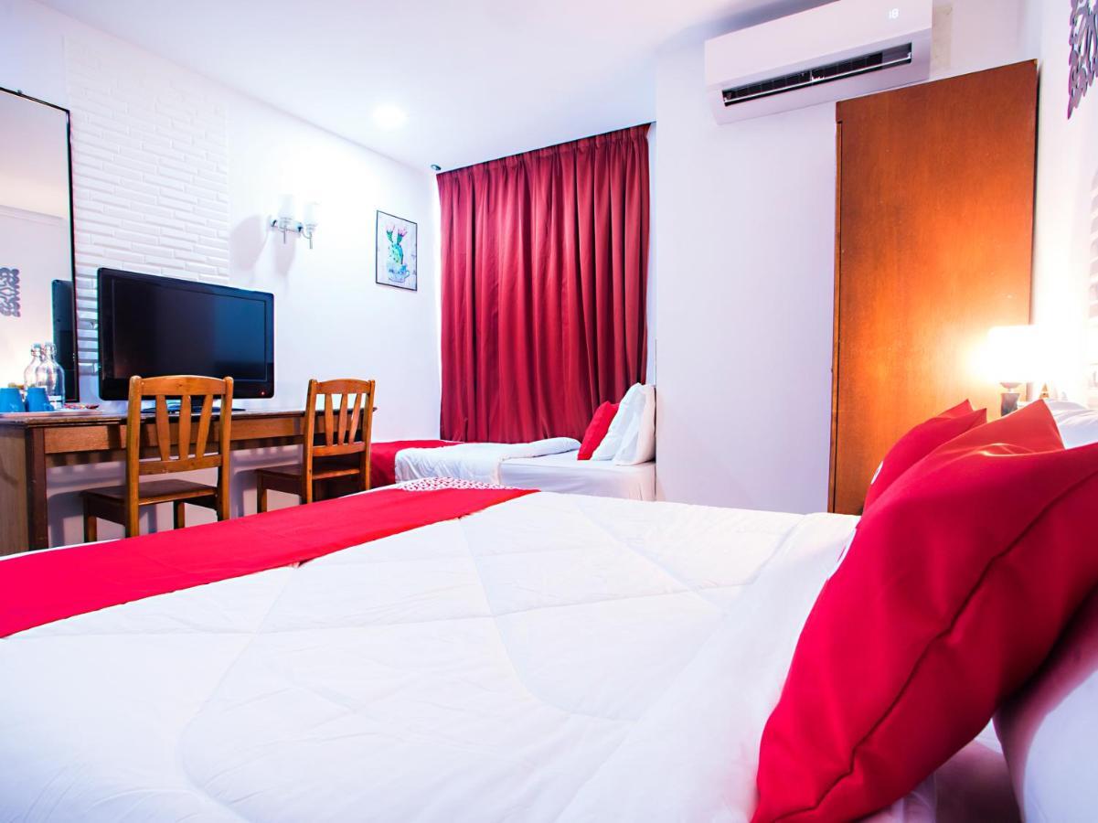Oyo 43963 T Signature Hotel Petaling Jaya Dış mekan fotoğraf